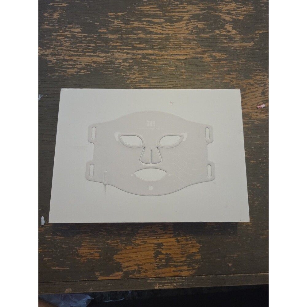Inia Glow 2 LED Light Therapy Mask Model IN-FM002 New Open Box